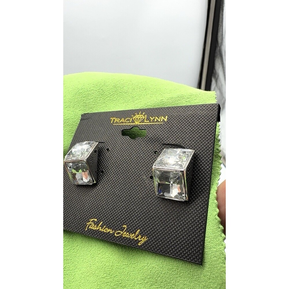 Traci Lynn 3D Earrings